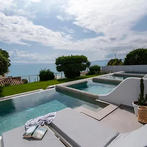 white-suites-resort.hotelschalkidiki.net/
