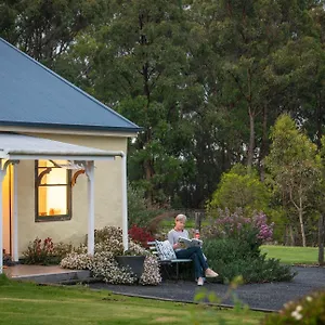 *** Bed & Breakfast Straw House Farm - Stanthorpe Australia